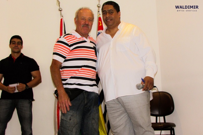 Professor Euclides com Valdimari Martins, da Escola de Samba Corações Unidos de São João Novo.