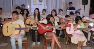 Instituto Quero Ser realiza festa de encerramento do semestre com apresentações musicais