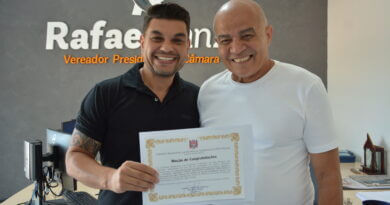 Professor Bartô recebe homenagem na Câmara Municipal de São Roque